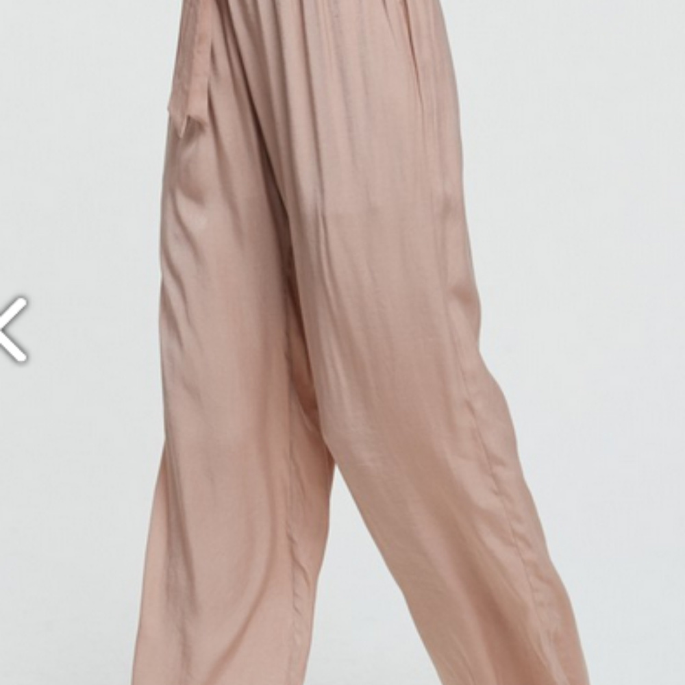 💰⬇️ Crescent Mila Satin Pants - Picture 2 of 3